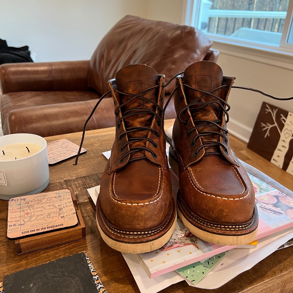 Redwing Classic Moc 6-inch boot (Size 10.5)